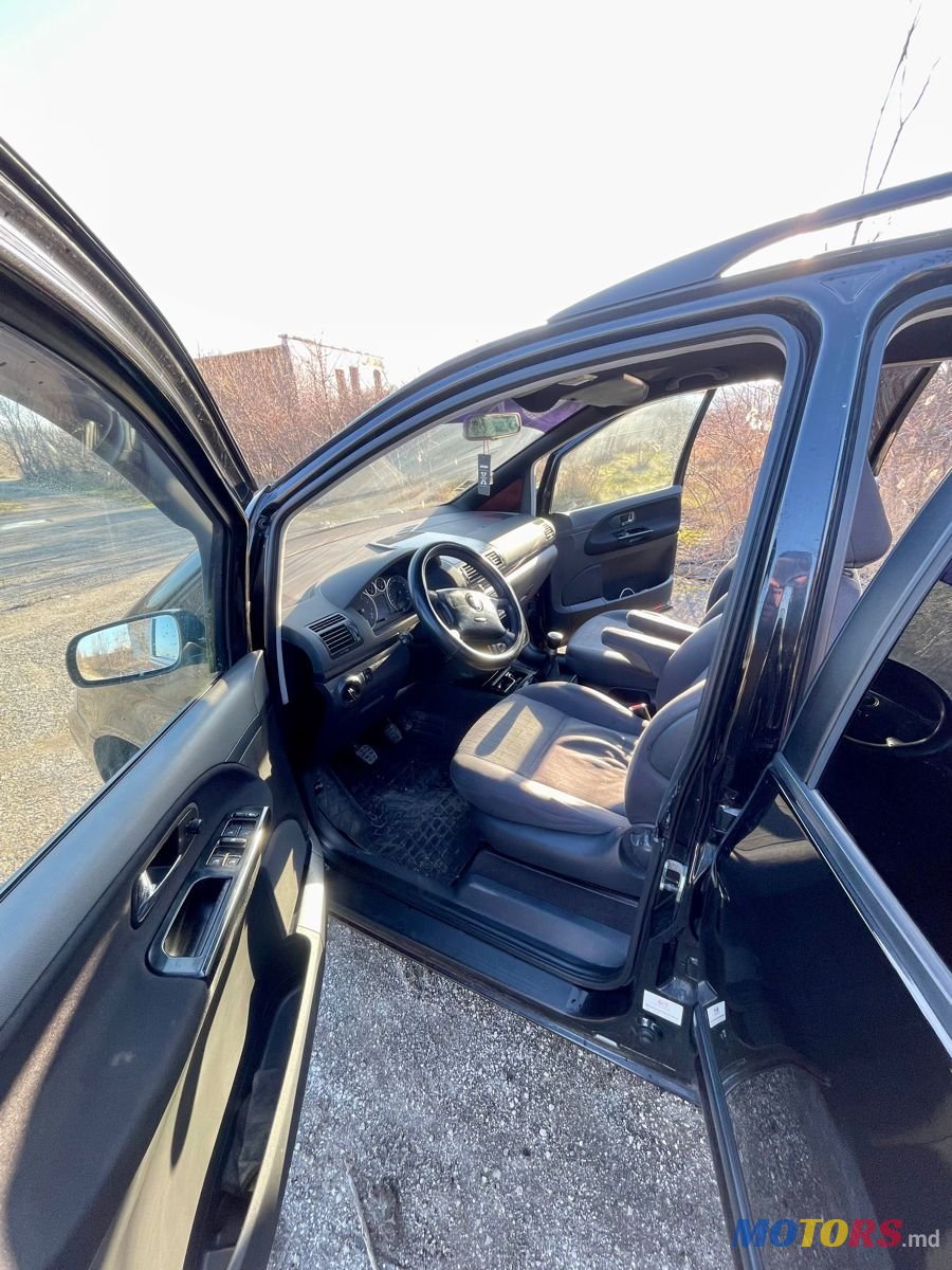 2004' SEAT Alhambra photo #6