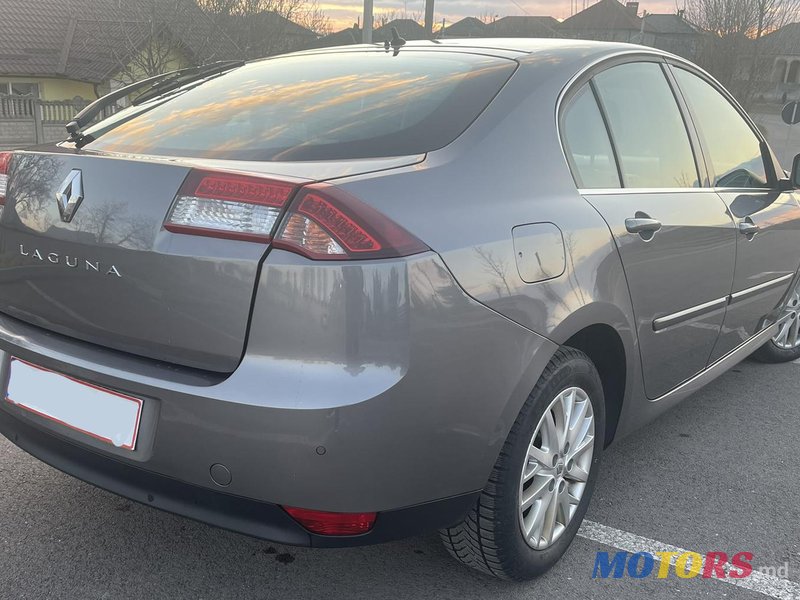 2014' Renault Laguna photo #3