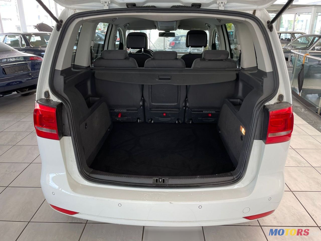 2015' Volkswagen Touran photo #2