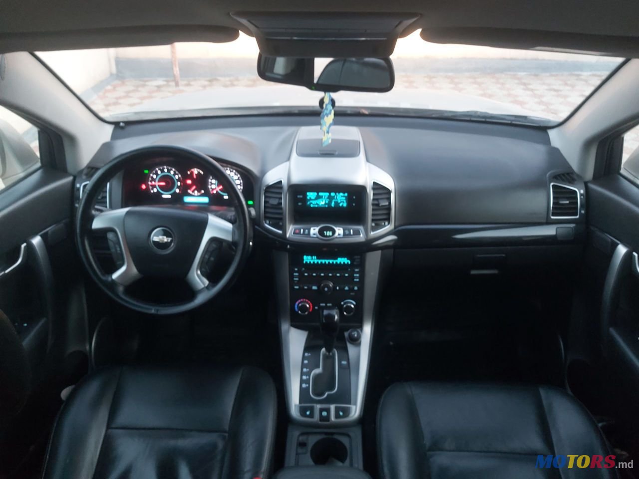 2011' Chevrolet Captiva photo #3