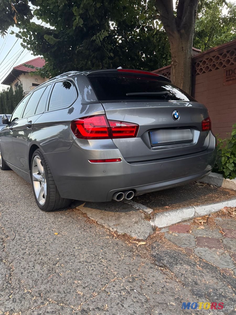 2013' BMW 5 Series Touring photo #3