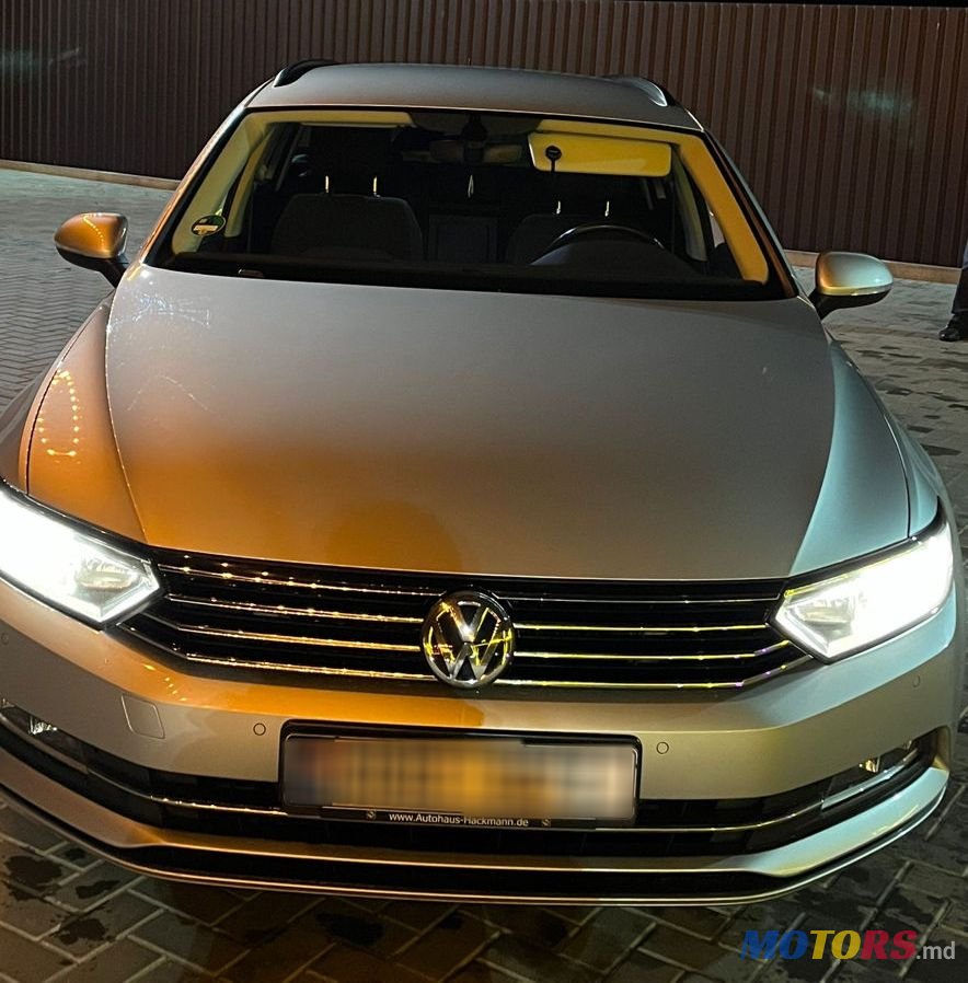 2015' Volkswagen Passat photo #1