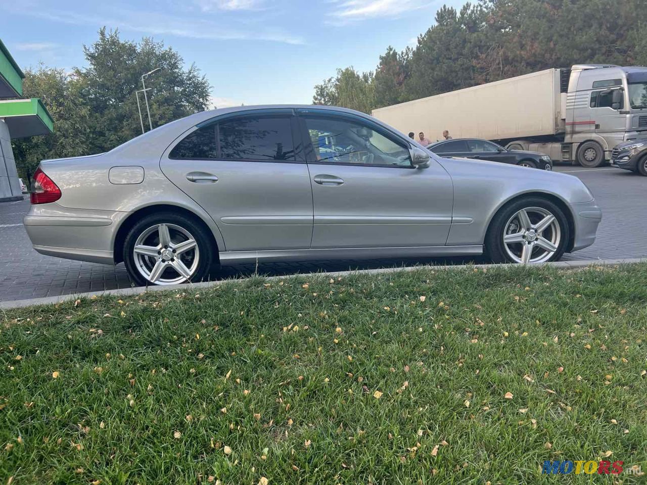 2007' Mercedes-Benz E Класс photo #2