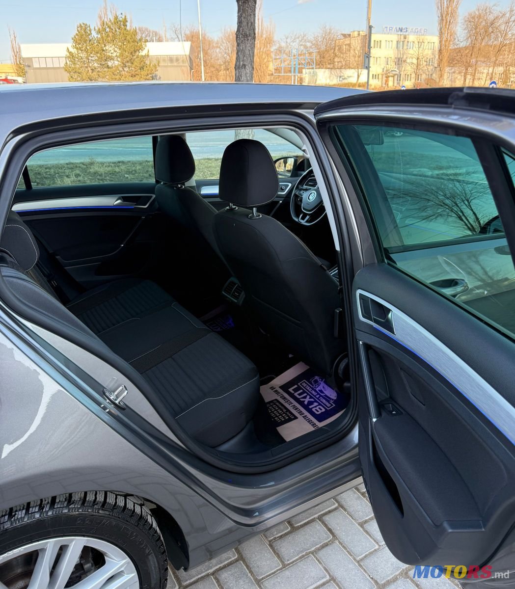 2015' Volkswagen Golf photo #6