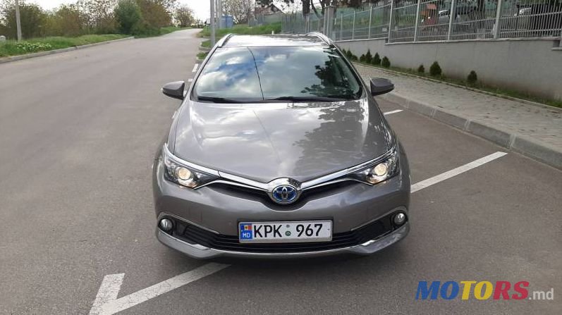 2015' Toyota Auris photo #3