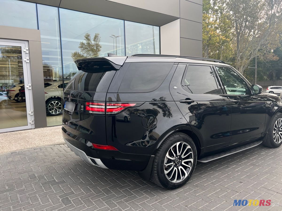 2018' Land Rover Discovery photo #5
