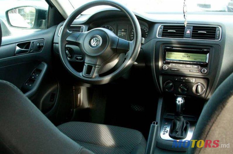 2011' Volkswagen Jetta photo #1