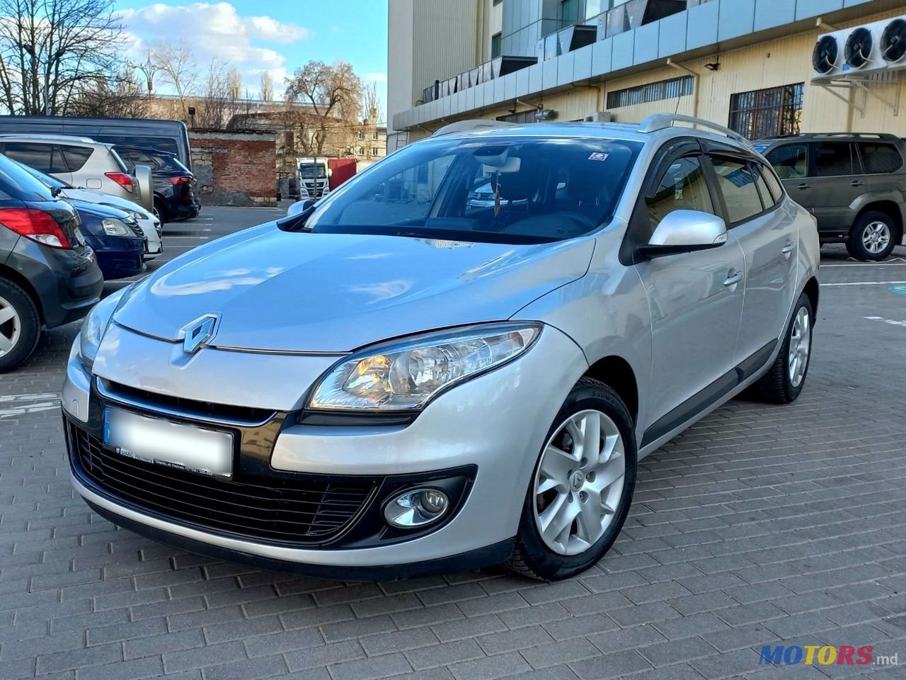 2012' Renault Megane photo #3