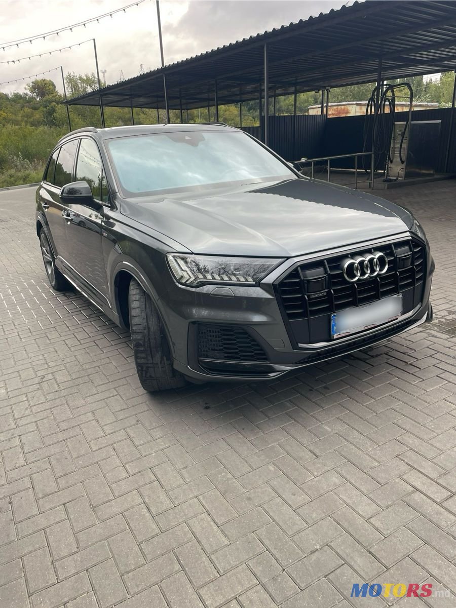 2020' Audi Q7 photo #2