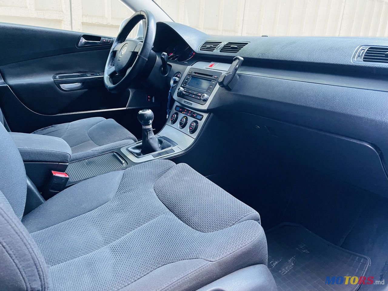 2007' Volkswagen Passat photo #6