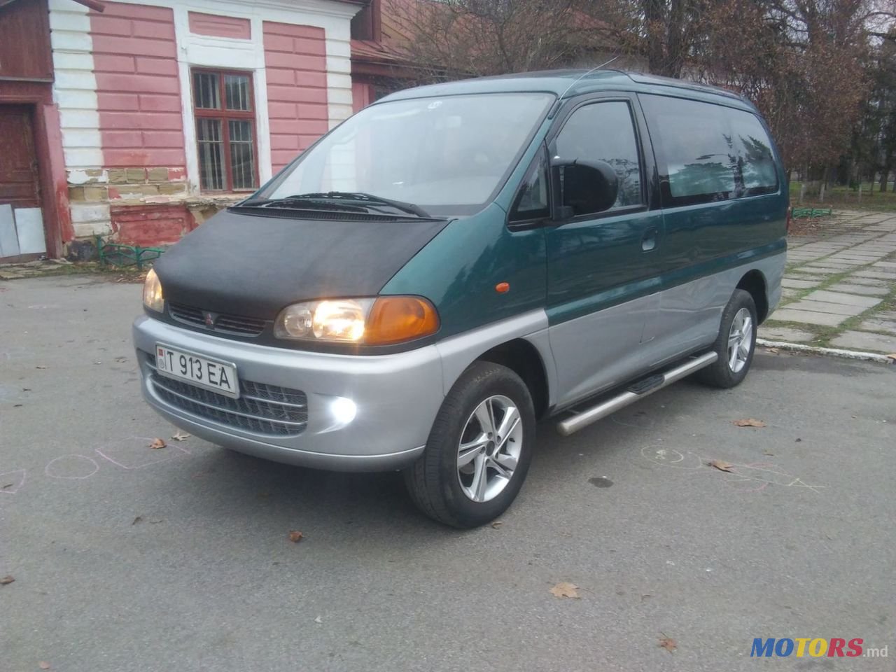 1995' Mitsubishi Space Gear photo #1