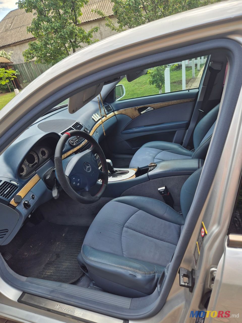 2004' Mercedes-Benz E-Class photo #3