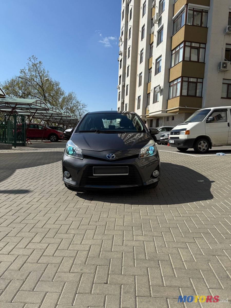 2014' Toyota Yaris photo #4