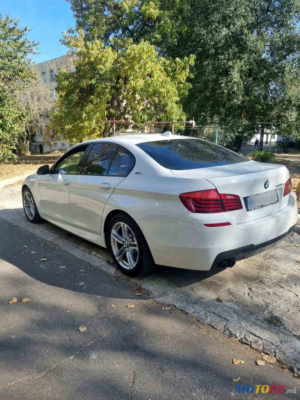 2017' BMW 5 Series photo #2