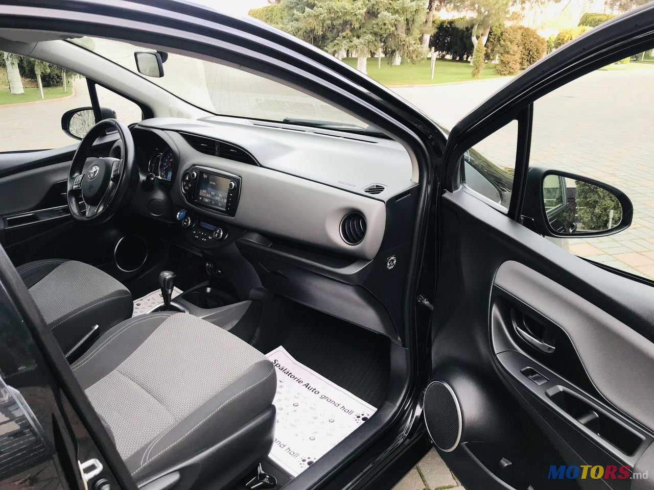 2016' Toyota Yaris photo #6