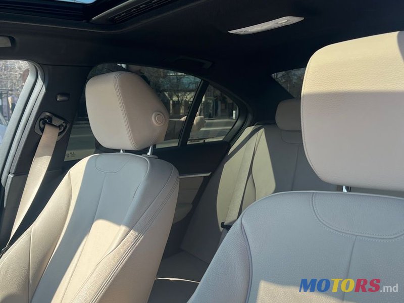 2017' BMW 3 Series photo #1