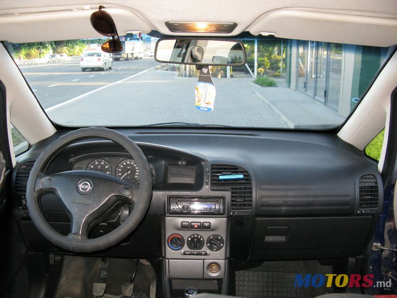 2005' Opel Zafira photo #3
