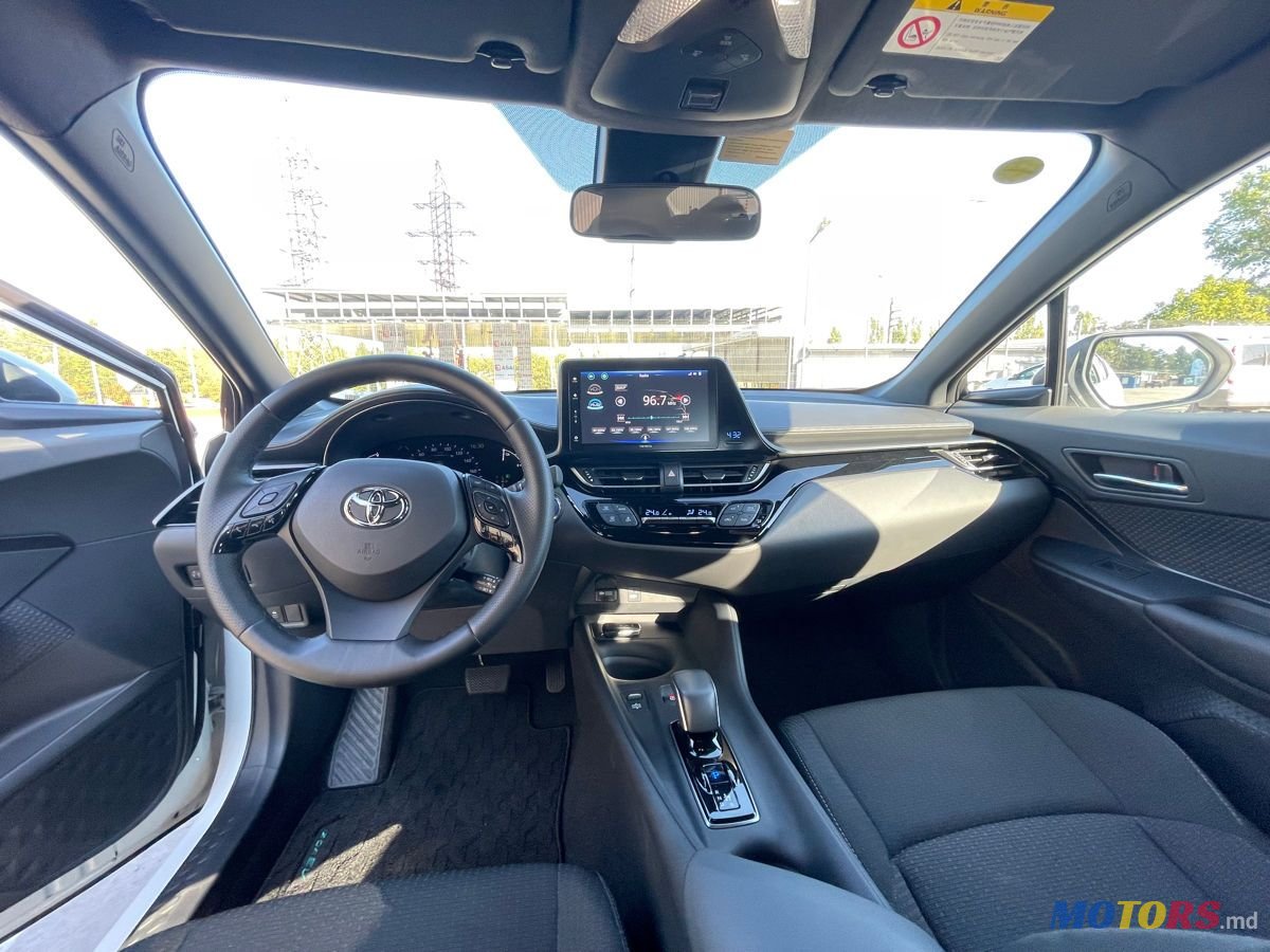 2021' Toyota C-HR photo #4