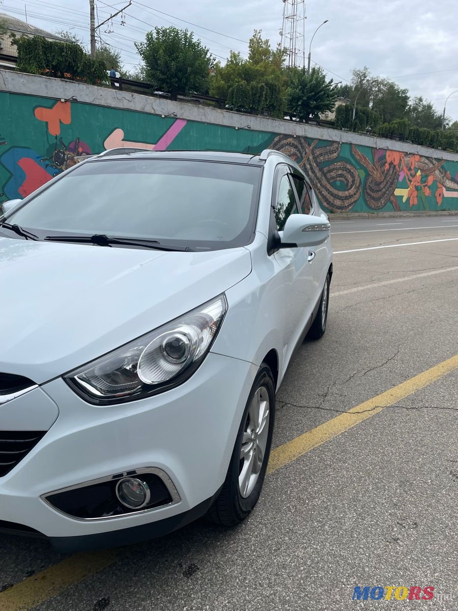 2011' Hyundai ix35 photo #3