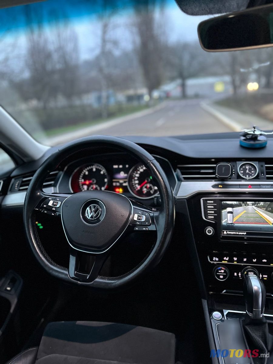 2015' Volkswagen Passat photo #4