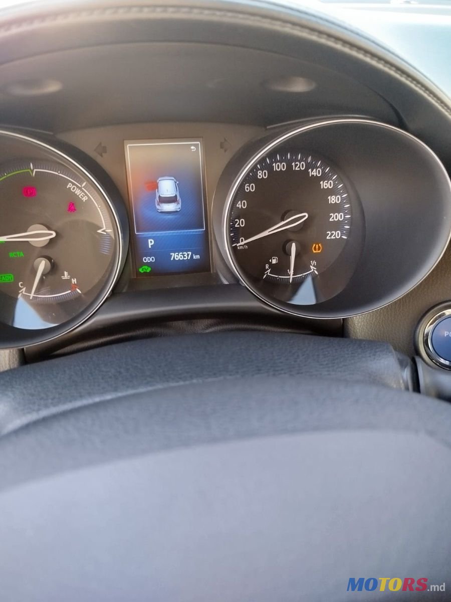 2019' Toyota C-HR photo #2