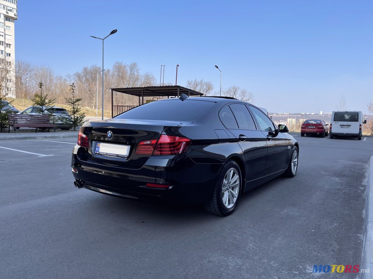 2013' BMW 5 Series photo #3