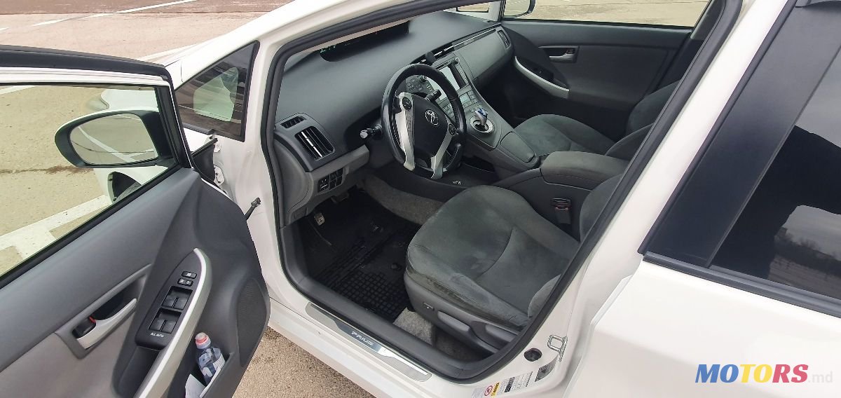 2009' Toyota Prius photo #5