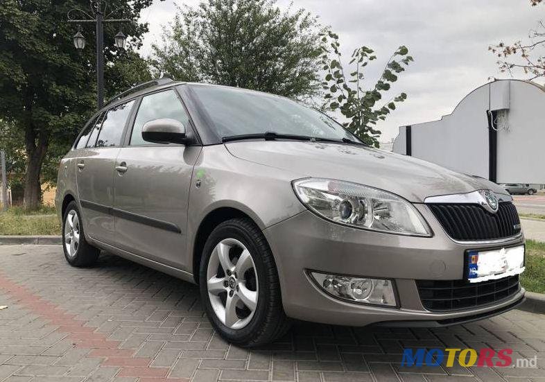 2011' Skoda Fabia photo #2