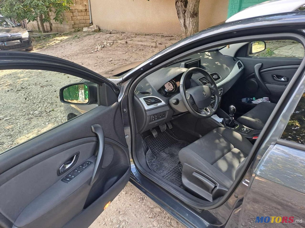 2013' Renault Megane photo #3