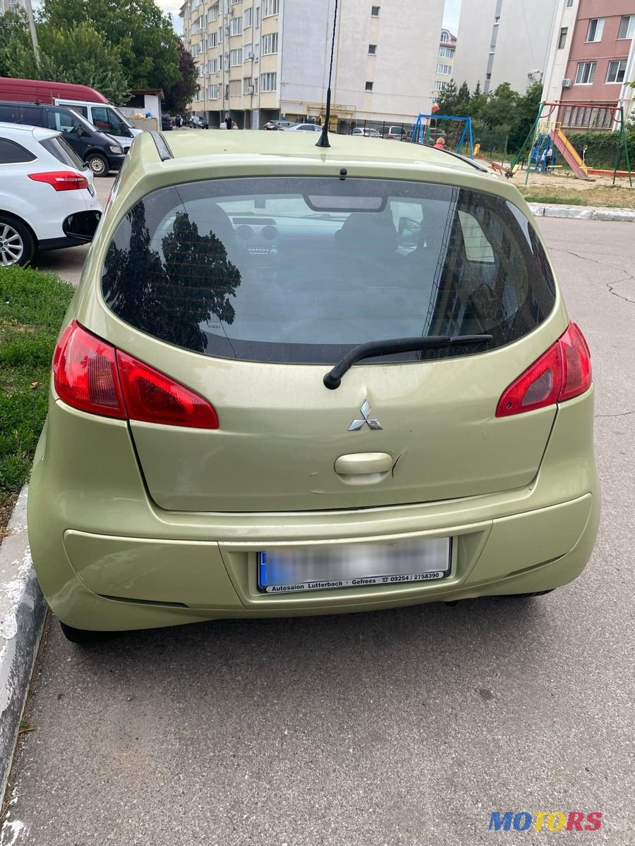 2006' Mitsubishi Colt photo #4