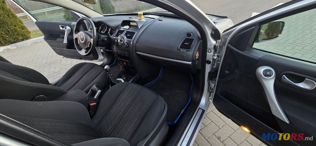 2007' Renault Megane photo #6