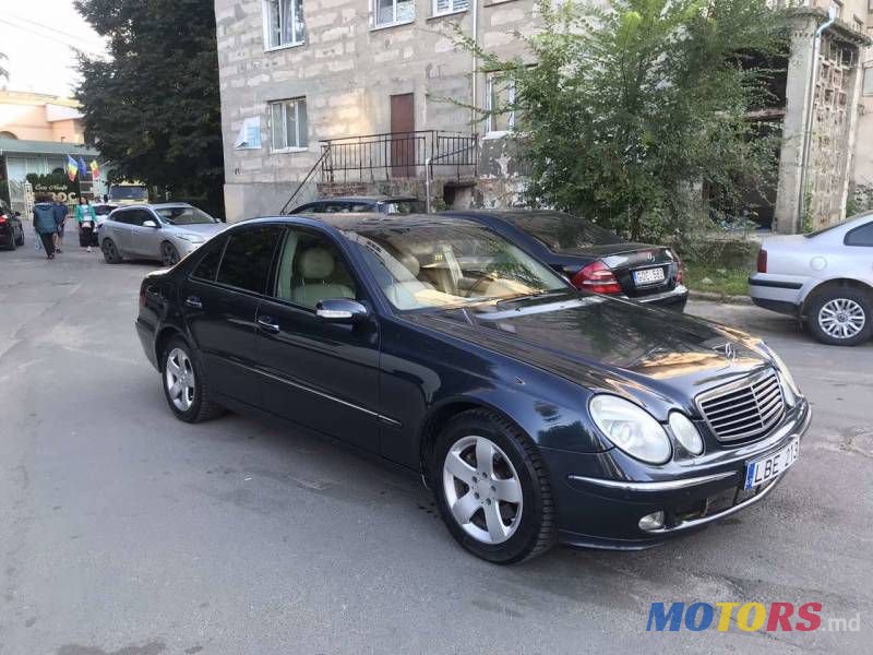 2004' Mercedes-Benz E photo #2