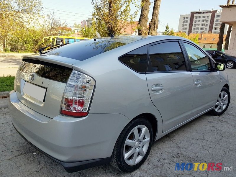 2008' Toyota Prius photo #2