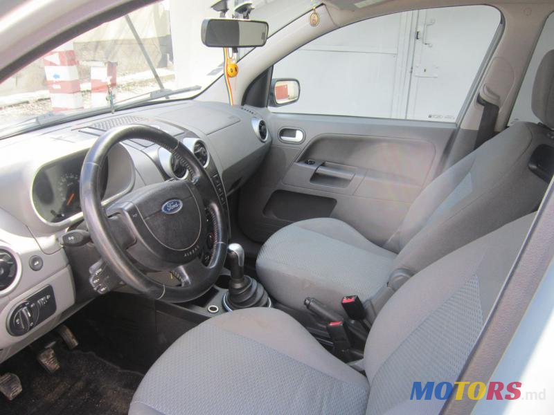 2003' Ford Fusion photo #3