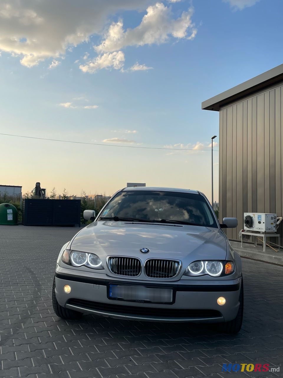 2004' BMW 3 Series photo #1