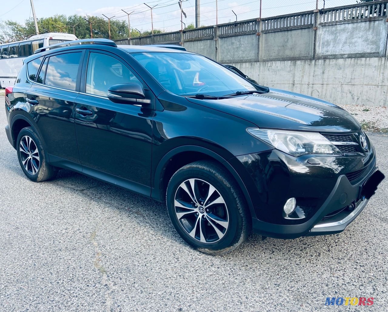 2015' Toyota RAV4 photo #1