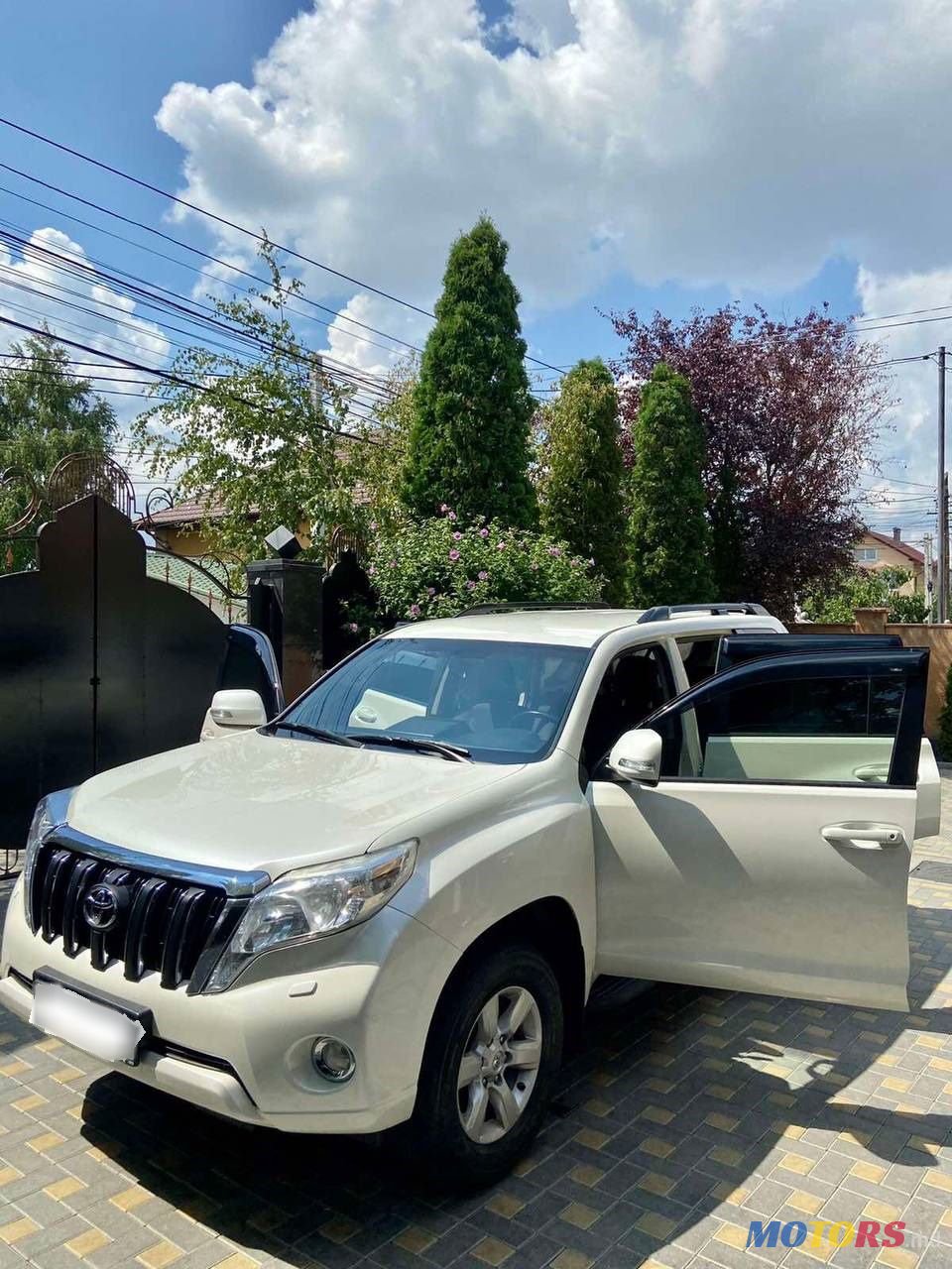 2014' Toyota Land Cruiser Prado photo #2