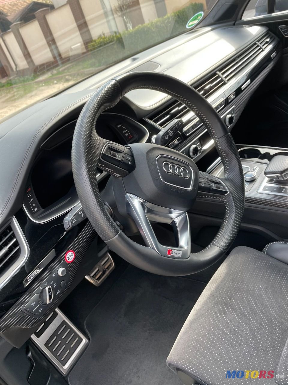 2017' Audi Q7 photo #5