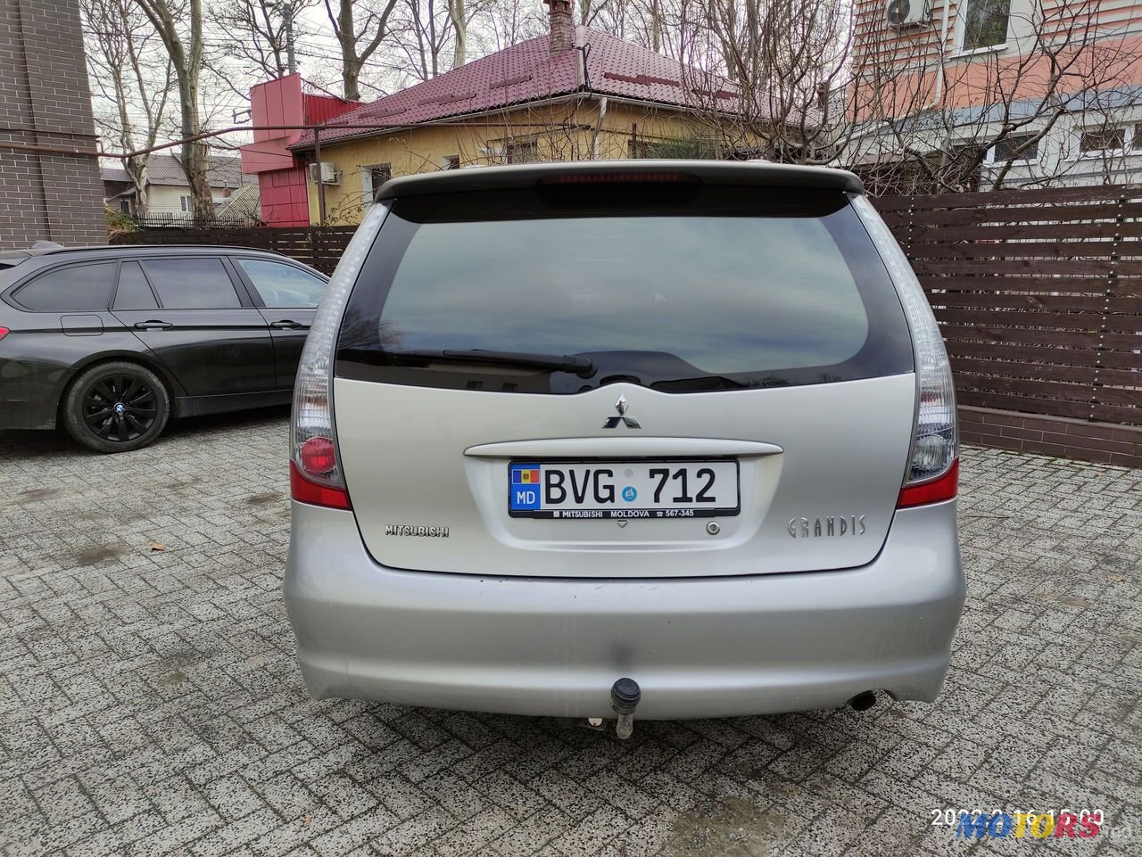 2008' Mitsubishi Grandis photo #6