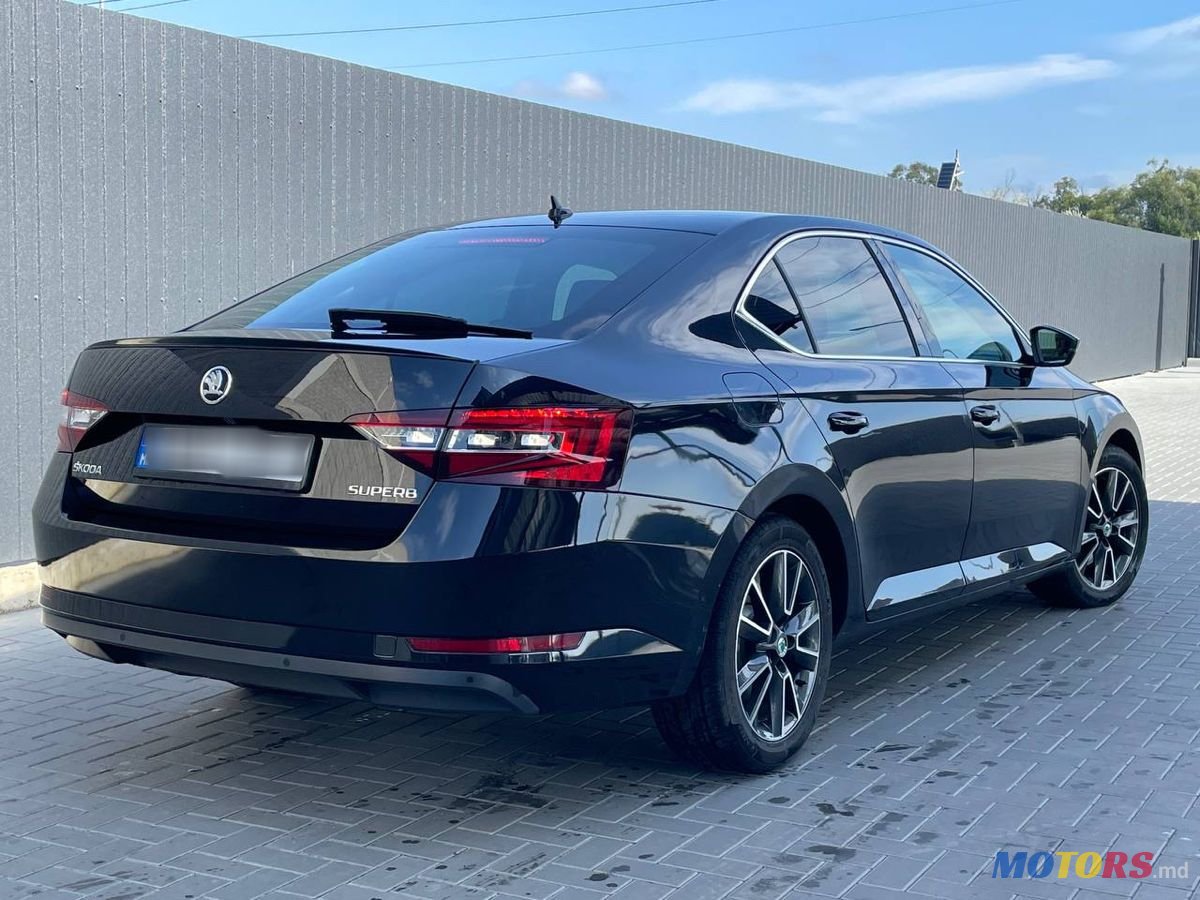 2018' Skoda Superb photo #3