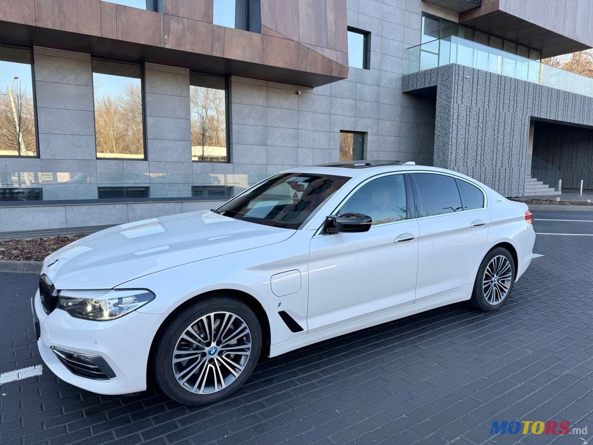 2017' BMW 5 Series photo #3