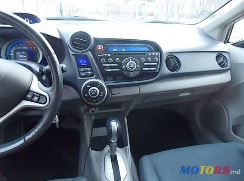 2010' Honda Insight photo #3