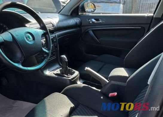 2009' Skoda Superb photo #5