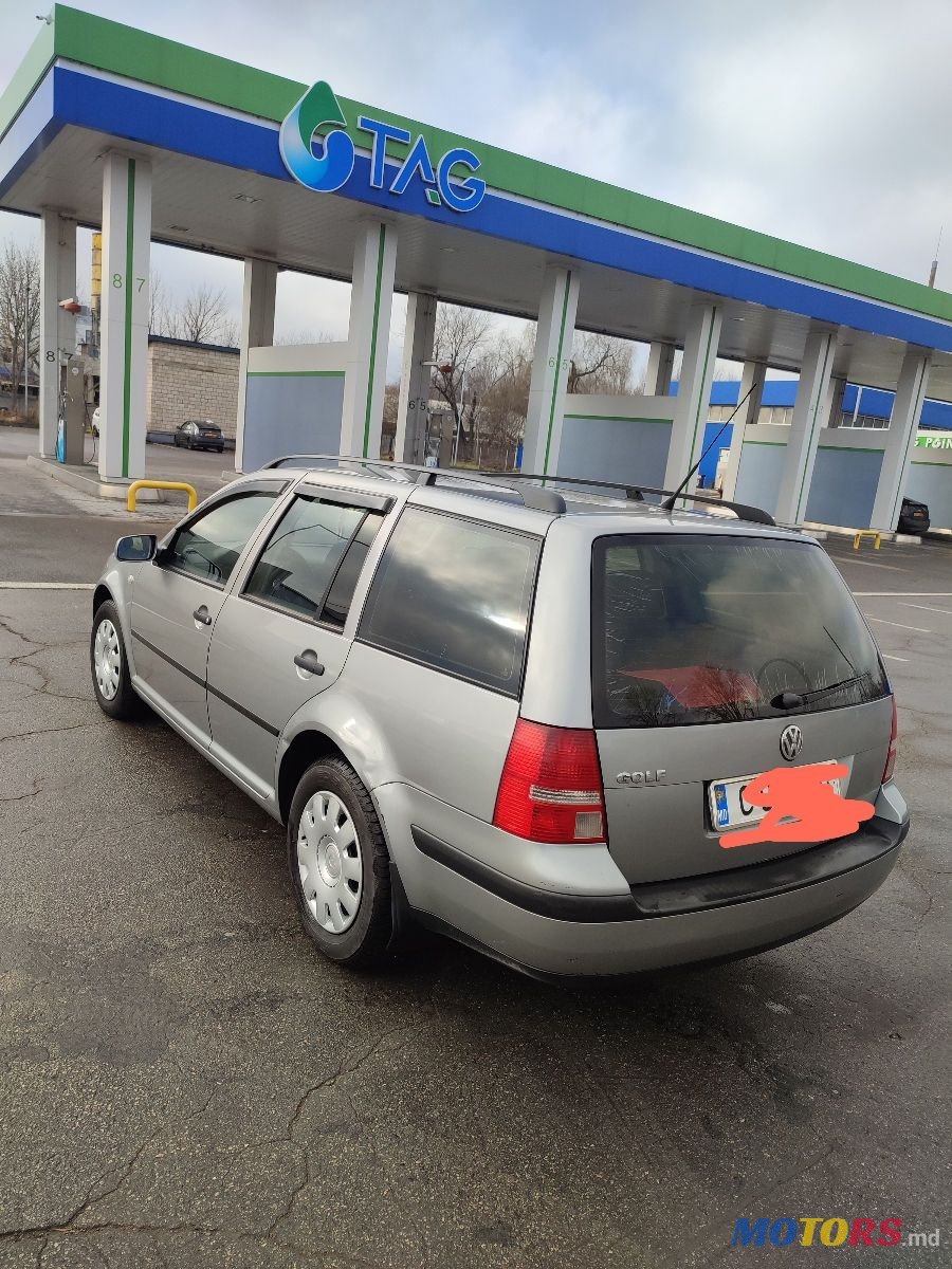 2004' Volkswagen Golf photo #4