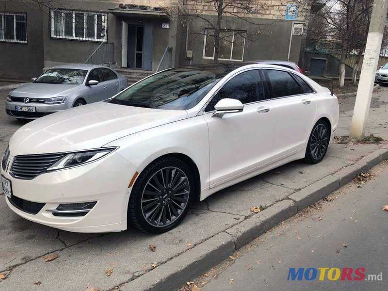 2014' Lincoln MKZ photo #2