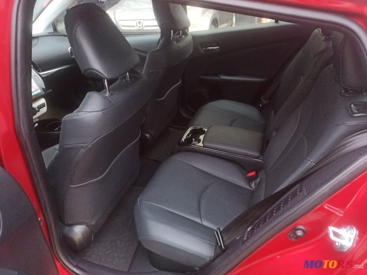 2019' Toyota Prius photo #5