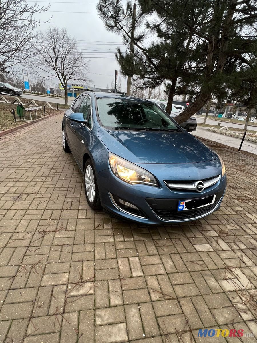 2014' Opel Astra photo #1