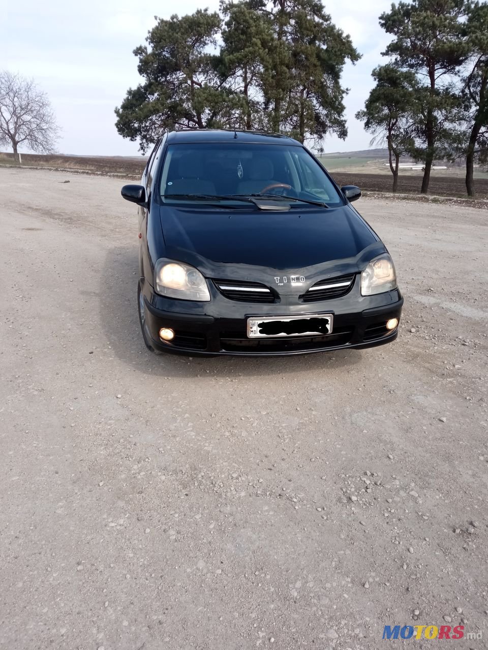 2003' Nissan Almera Tino photo #3