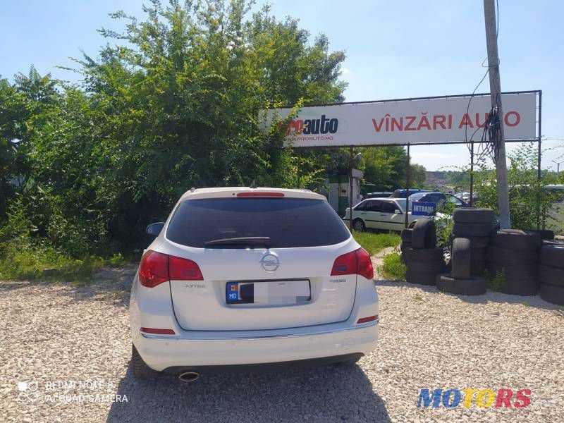 2014' Opel Astra photo #4