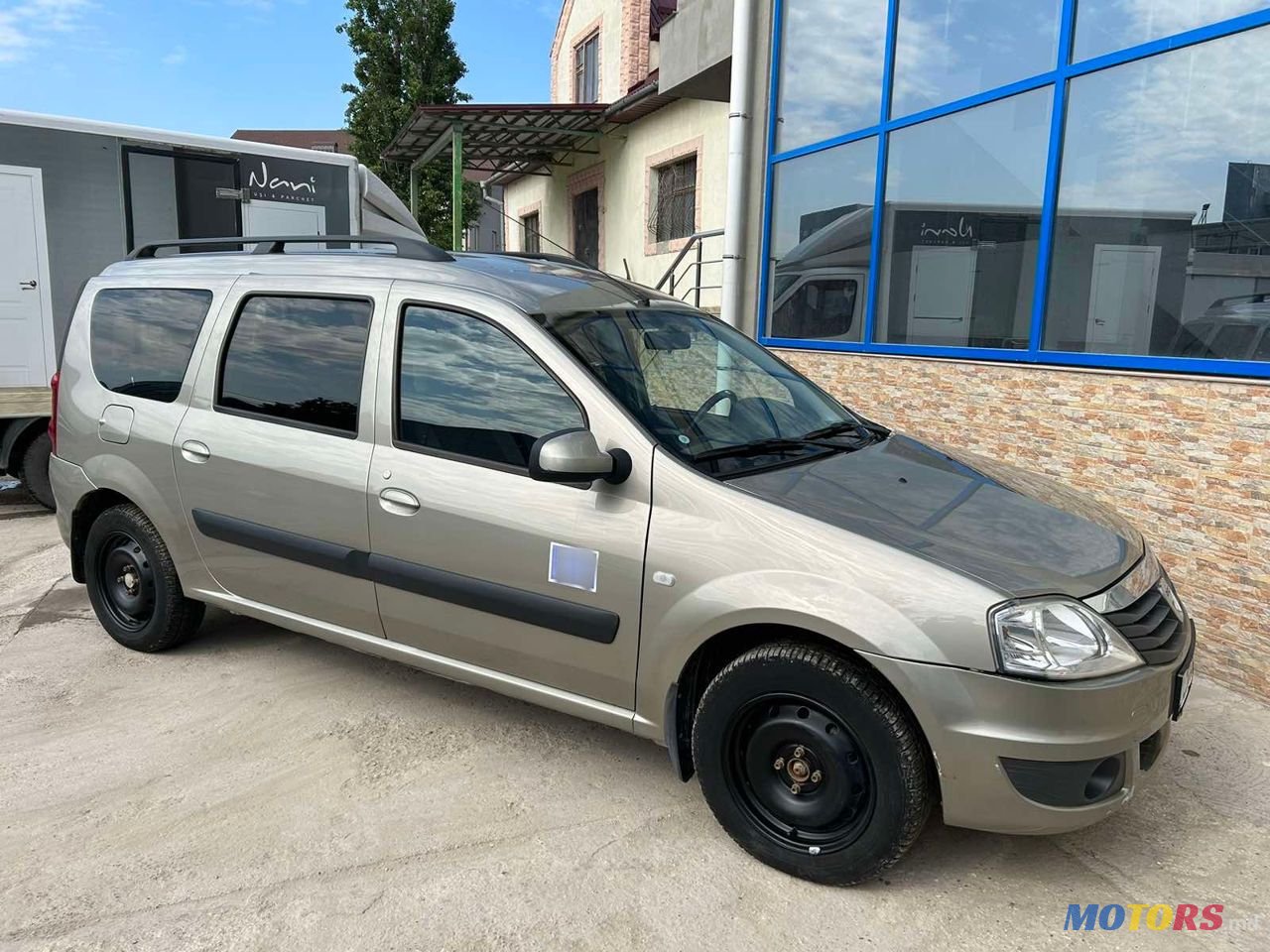 2012' Dacia Logan Mcv photo #1